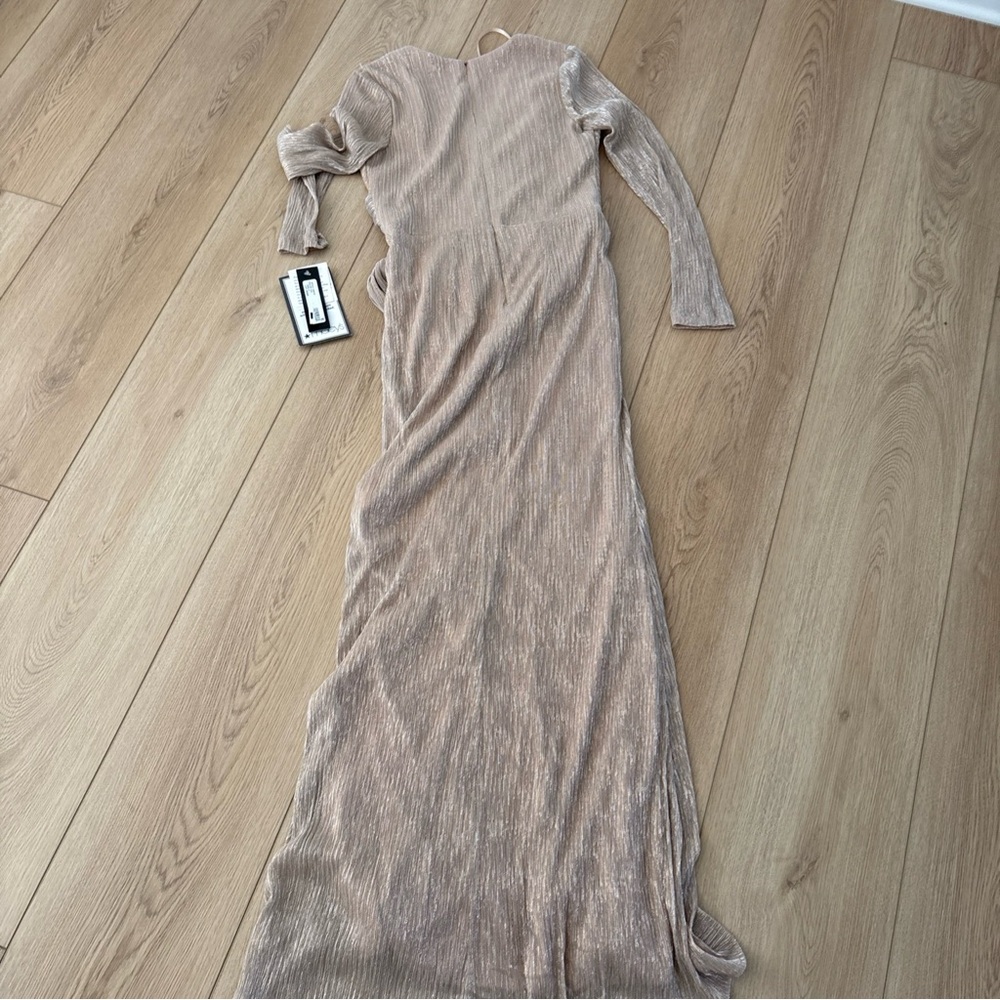 NWT Betsy & Adam Women's Metallic Ruffled Gown, Gold/silver, SIZE-8 - Picture 7 of 9